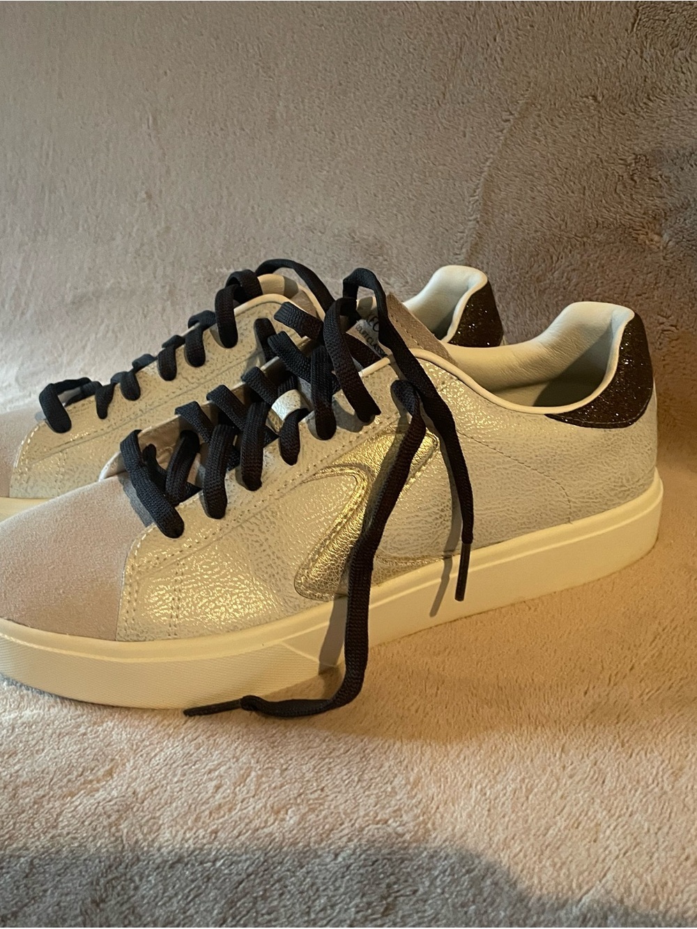 Skechers Eden LX shoes White Metallic Accent Sneakers with Black Laces
